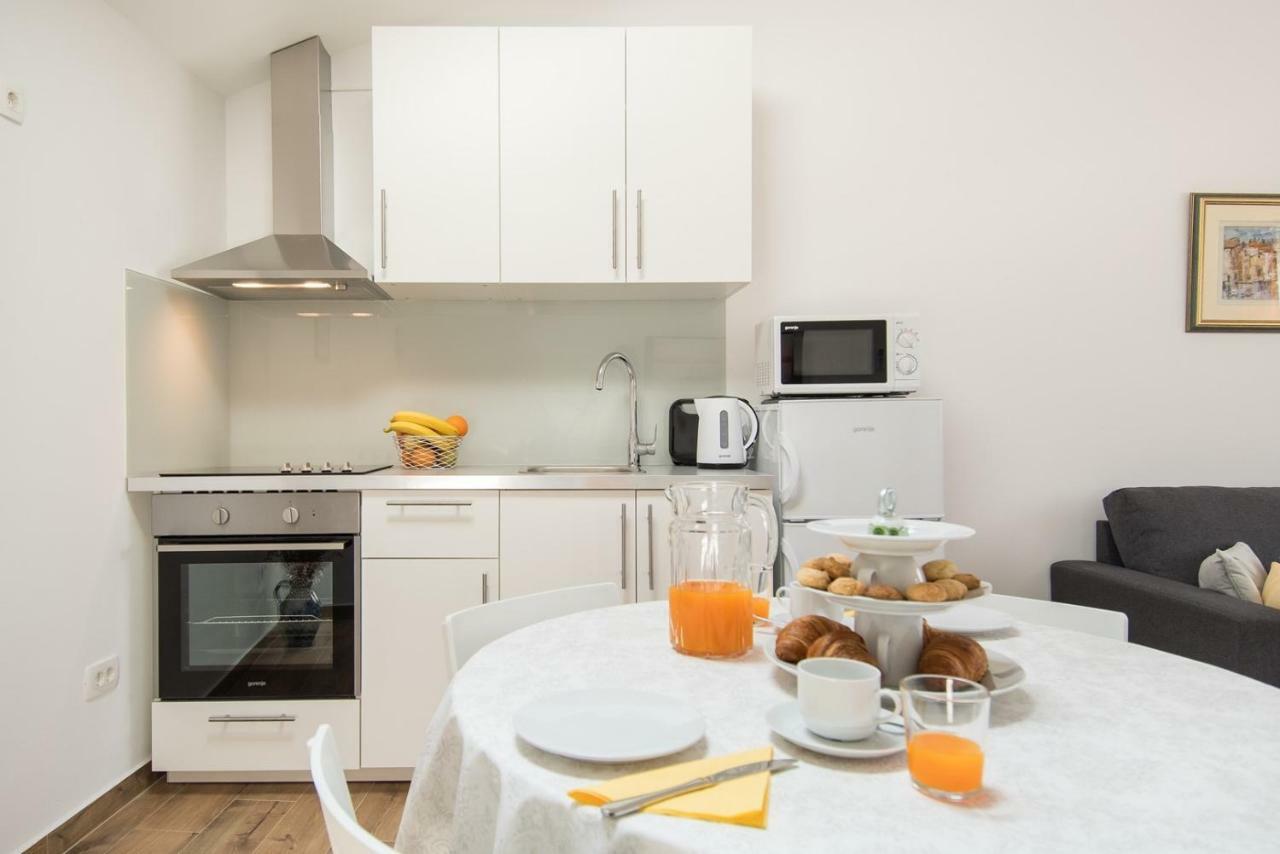 Apartment Bruneta 1 With Sea View Tar-Vabriga Εξωτερικό φωτογραφία