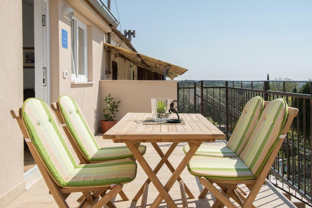 Apartment Bruneta 1 With Sea View Tar-Vabriga Εξωτερικό φωτογραφία