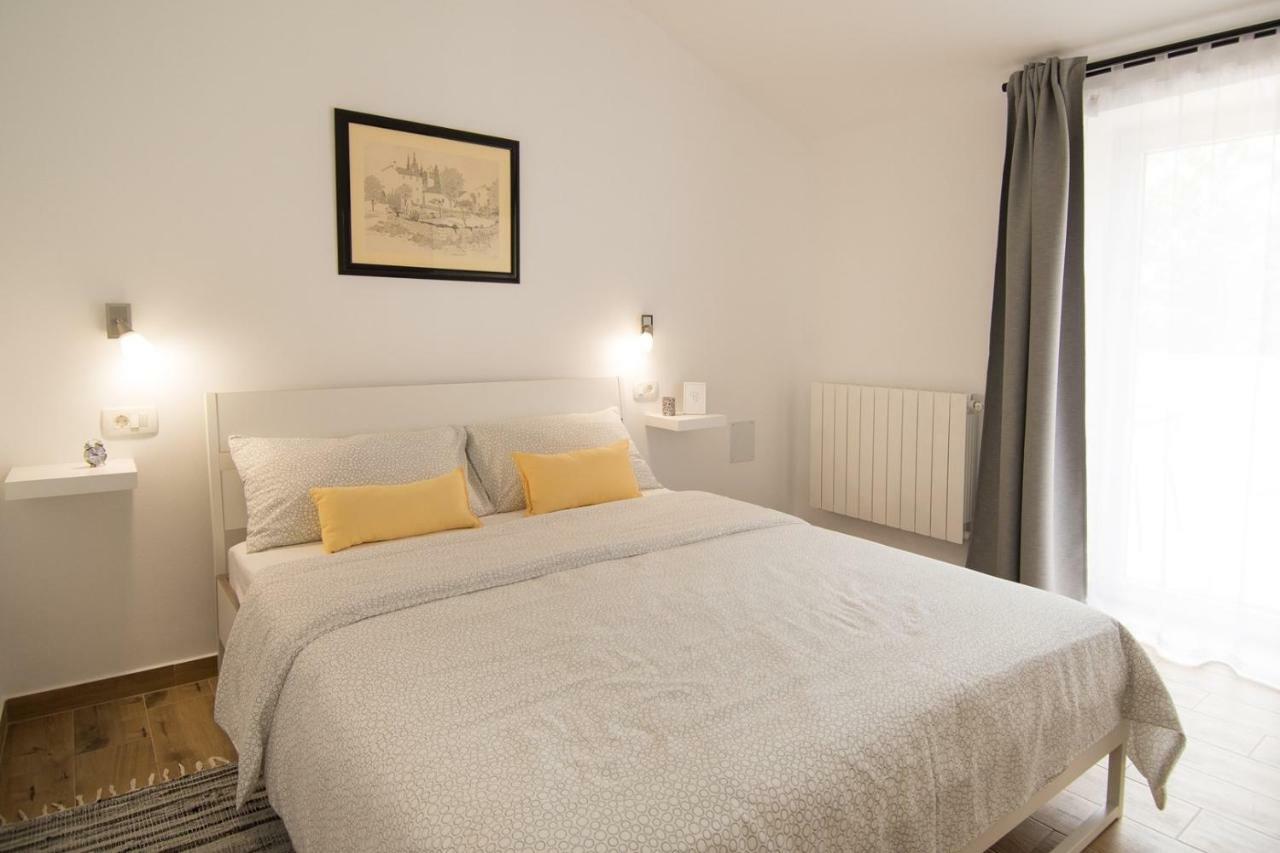 Apartment Bruneta 1 With Sea View Tar-Vabriga Εξωτερικό φωτογραφία