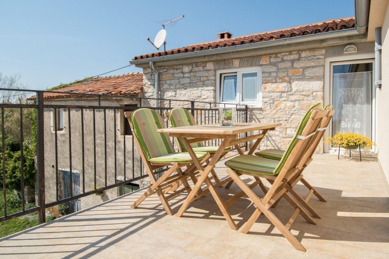 Apartment Bruneta 1 With Sea View Tar-Vabriga Εξωτερικό φωτογραφία