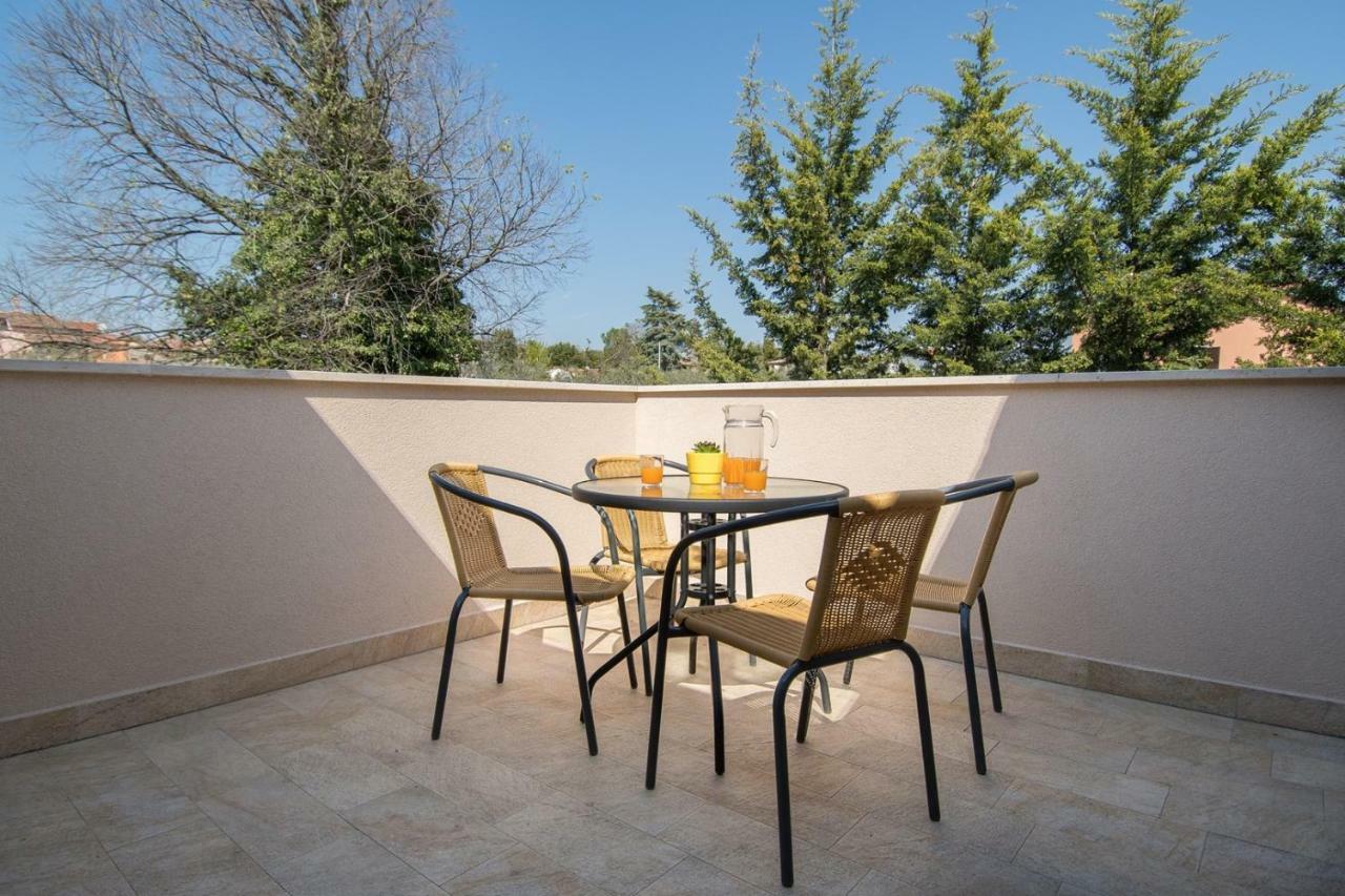 Apartment Bruneta 1 With Sea View Tar-Vabriga Εξωτερικό φωτογραφία