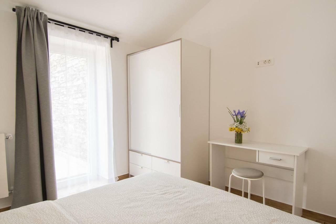 Apartment Bruneta 1 With Sea View Tar-Vabriga Εξωτερικό φωτογραφία