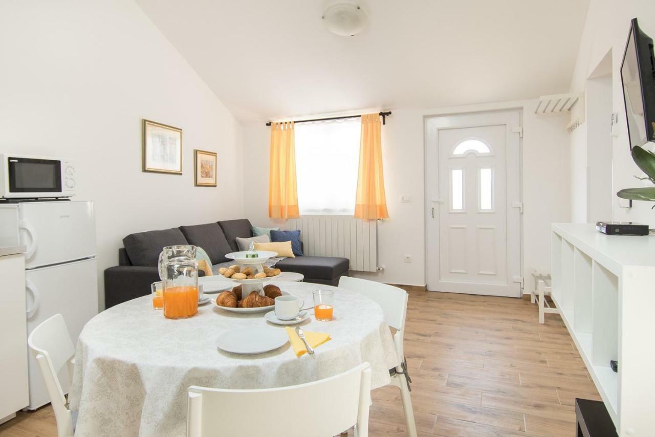 Apartment Bruneta 1 With Sea View Tar-Vabriga Εξωτερικό φωτογραφία