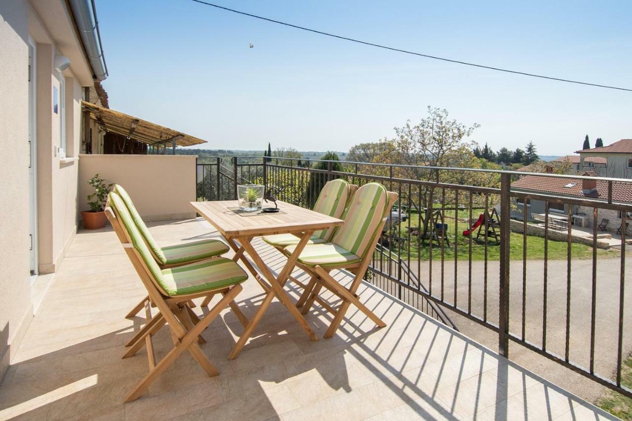 Apartment Bruneta 1 With Sea View Tar-Vabriga Εξωτερικό φωτογραφία