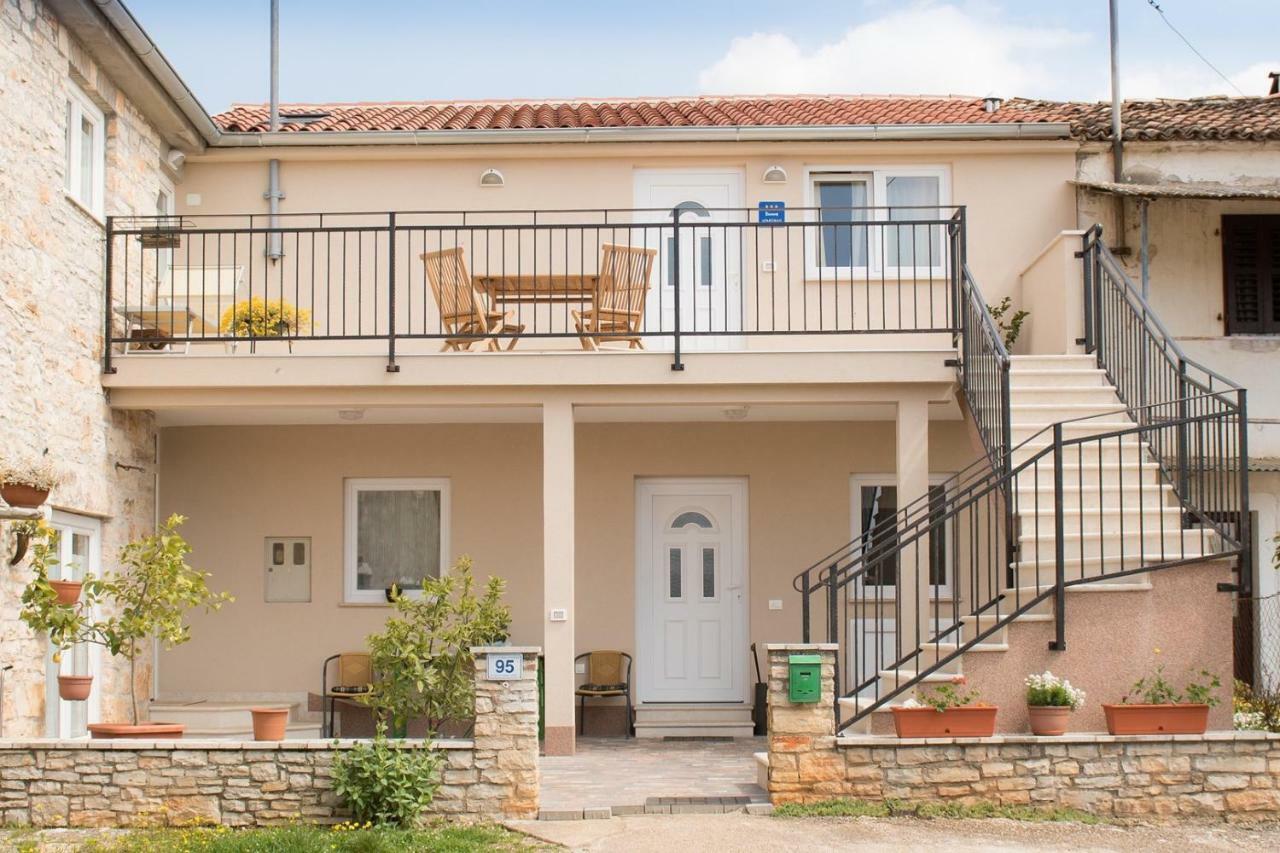 Apartment Bruneta 1 With Sea View Tar-Vabriga Εξωτερικό φωτογραφία